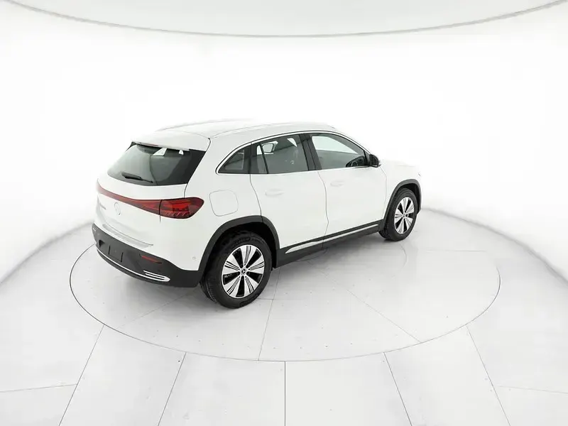 Nuova Mercedes EQA250+ Progressive 139 kW (190 CV) 2026 Bianco SUV
