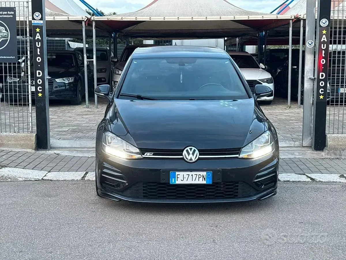 Usata VW Golf VII R-line 116 CV (85 kW) 2017 Nero Berlina