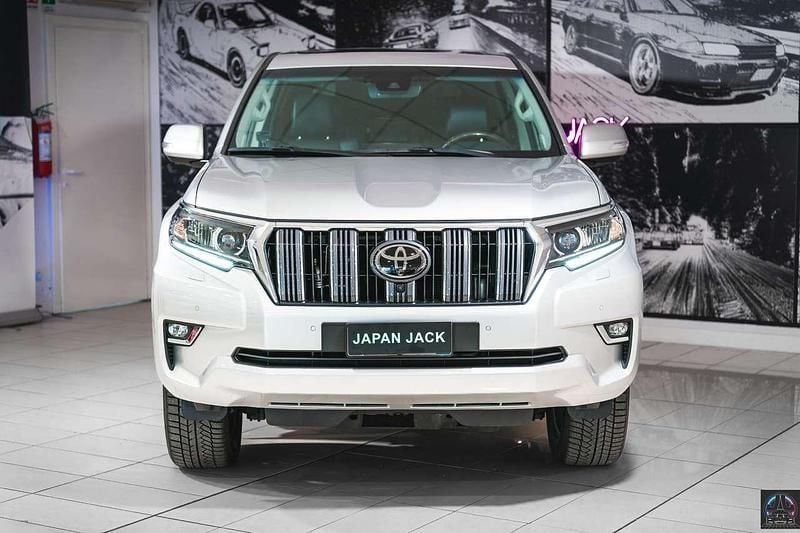 Usata Toyota Land Cruiser Executive 204 CV (150 kW) 2022 Argento SUV