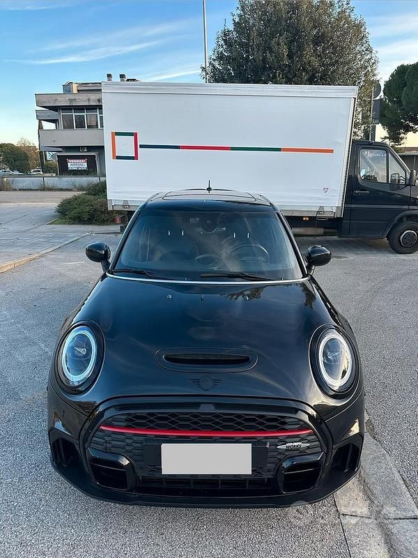 Usata Mini Cooper S 178 CV (130 kW) 2022 Nero Utilitaria