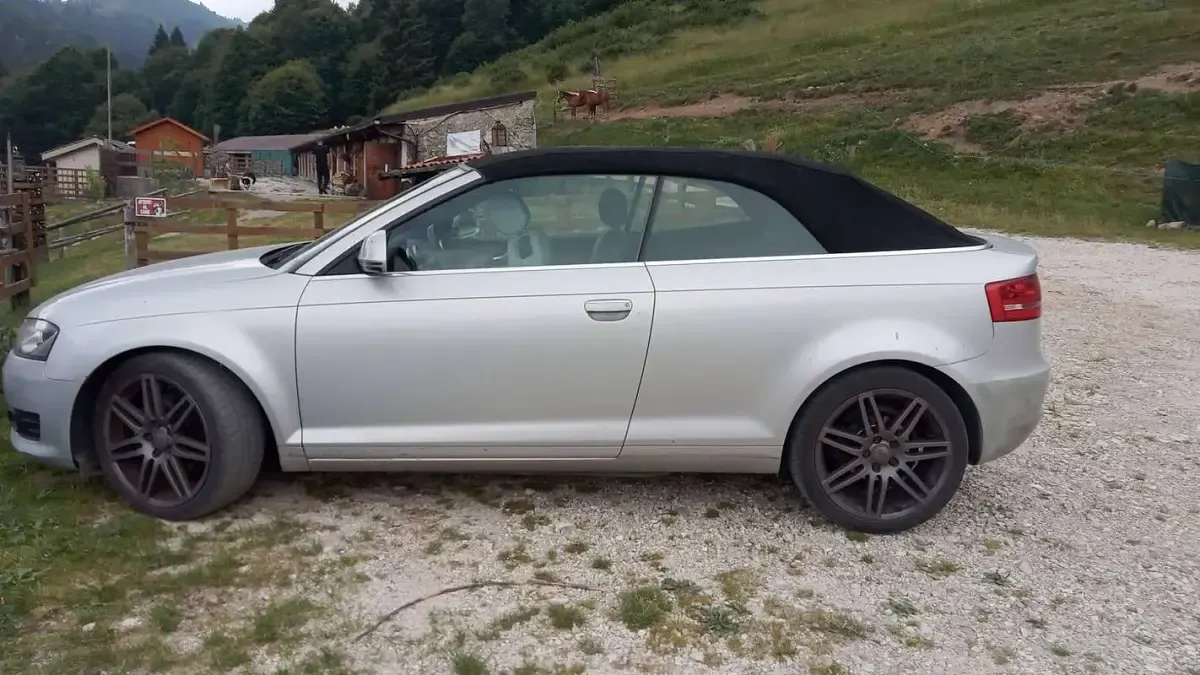 Usata Audi A3 Cabriolet Exclusive 140 CV (102 kW) 2010 Argento Cabrio