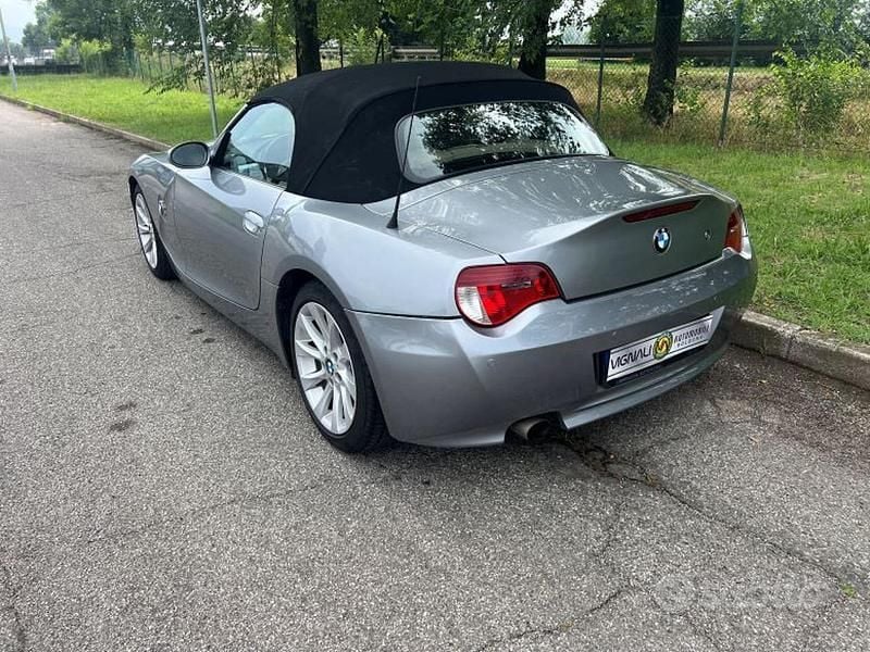 Usata BMW Z4 150 CV (110 kW) 2006 Grigio titanio Cabrio
