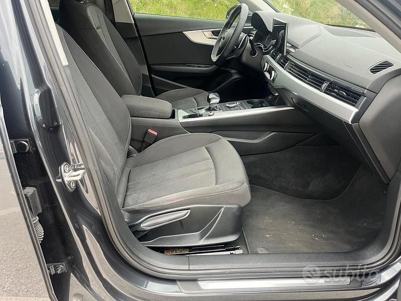 Usata Audi A4 Business 150 CV (110 kW) 2017 Grigio Station wagon