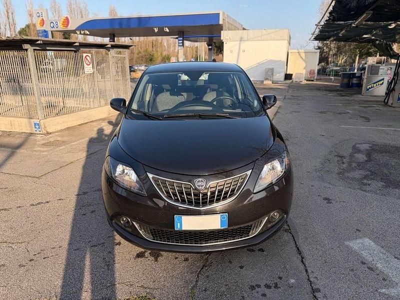 Usata Lancia Ypsilon S 69 CV (50 kW) 2022 Nero Utilitaria