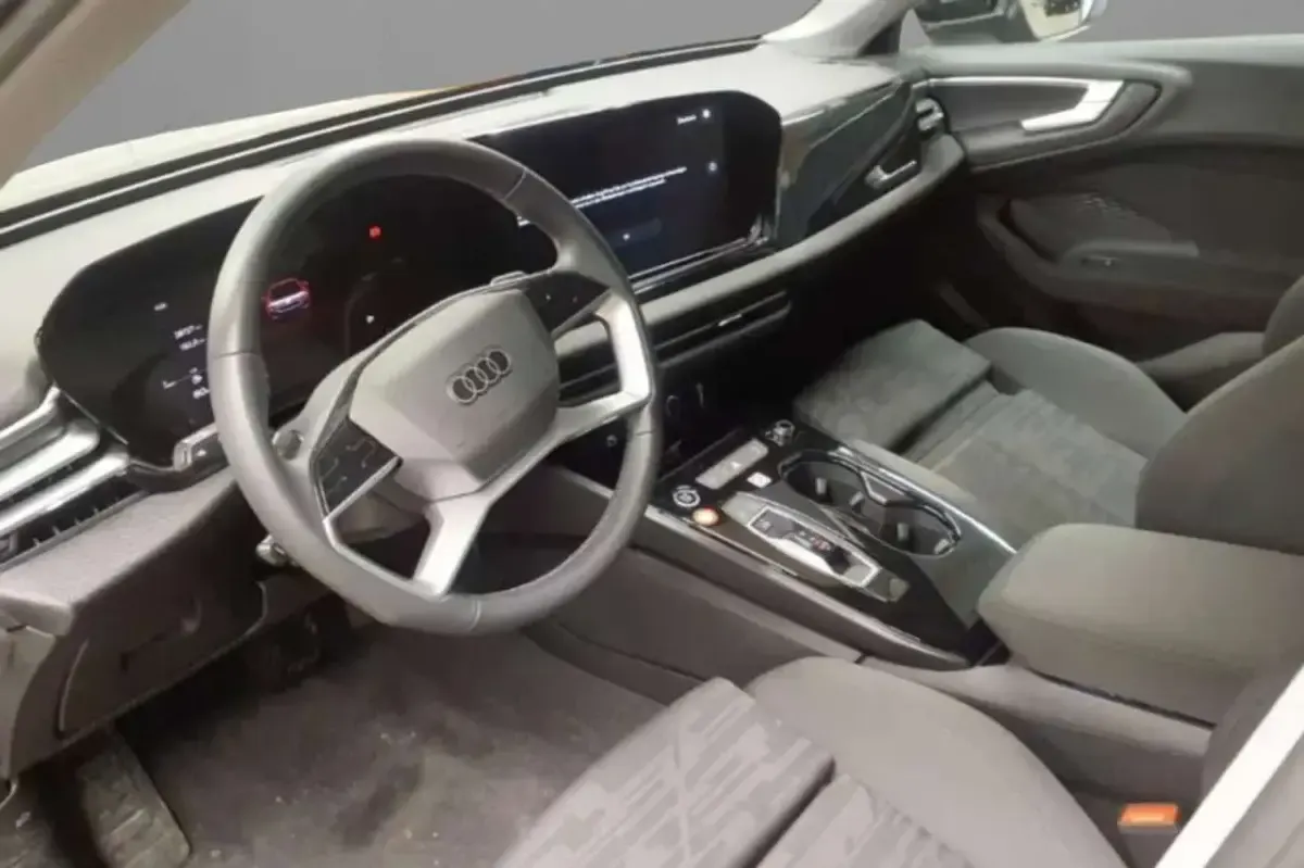 Usata Audi A5 Business 150 CV (110 kW) 2025 Nero Station wagon