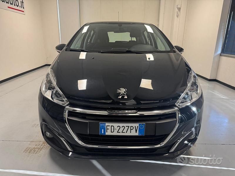 Usata Peugeot 208 Allure 75 CV (55 kW) 2016 Grigio scuro Utilitaria