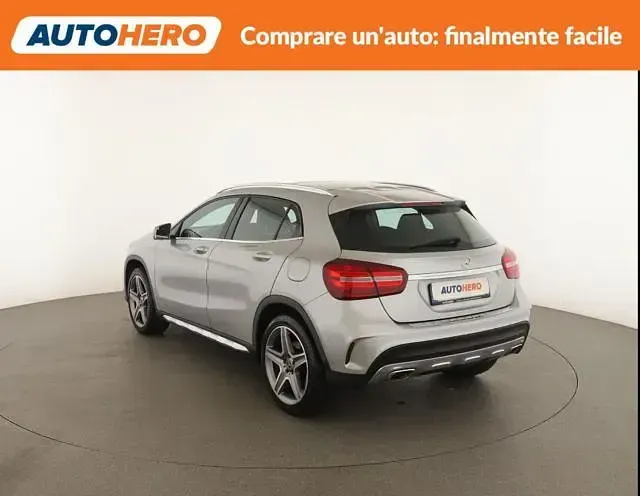 Usata Mercedes GLA200 Premium 156 CV (114 kW) 2017 Grigio SUV