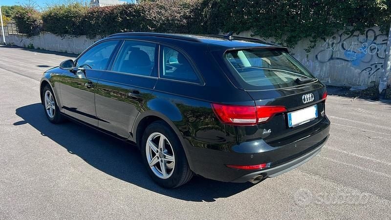 Usata Audi A4 170 CV (125 kW) 2018 Nero Station wagon