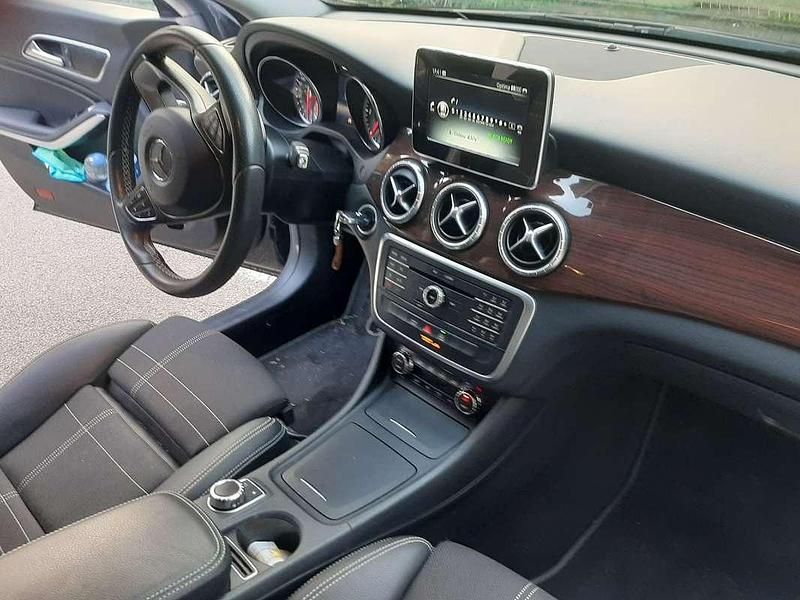 Usata Mercedes CLA220 Shooting Brake 177 CV (130 kW) 2016 Nero Station wagon