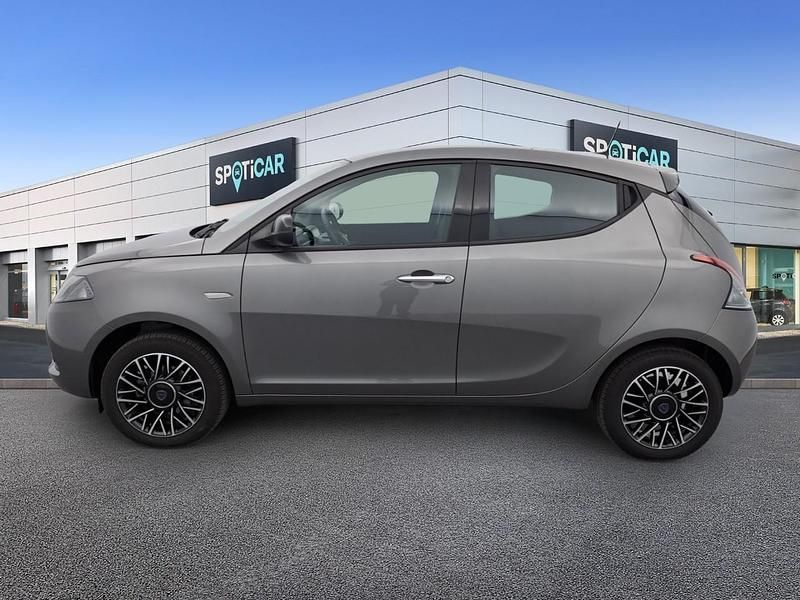 Usata Lancia Ypsilon 69 CV (50 kW) 2024 Grigio Utilitaria