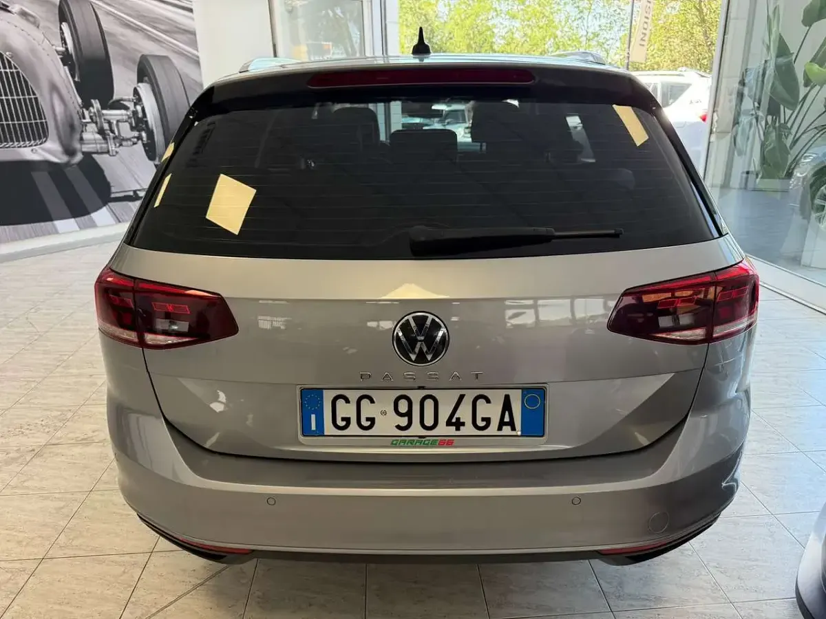 Usata VW Passat 122 CV (89 kW) 2021 Argento Station wagon