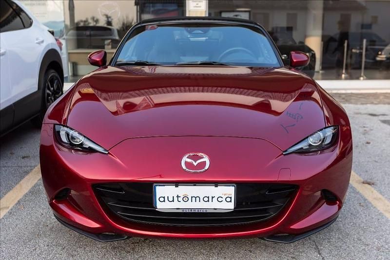 Usata Mazda MX5 Exclusive-Line 132 CV (97 kW) 2025 Rosso Cabrio