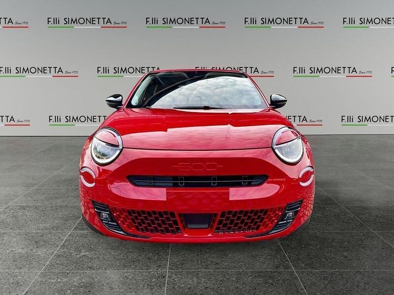 Usata Fiat 600E Red 114 kW (156 CV) 2023 Rosso SUV
