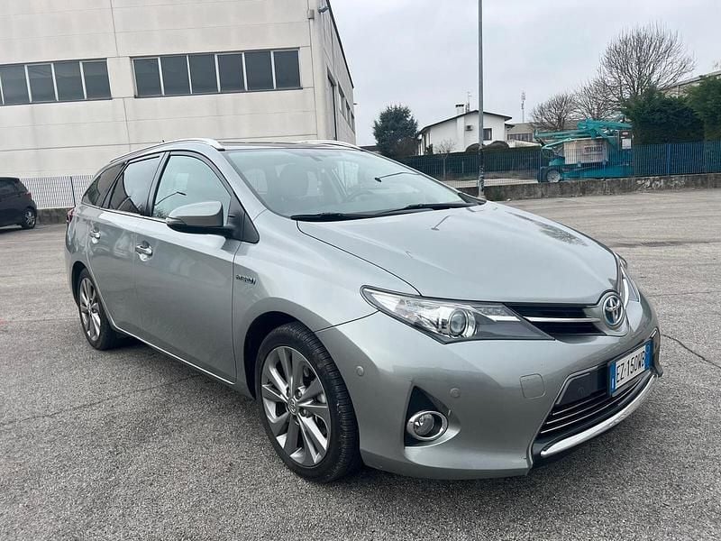 Usata Toyota Auris Touring Sports Business Edition 99 CV (72 kW) 2015 Grigio Station wagon