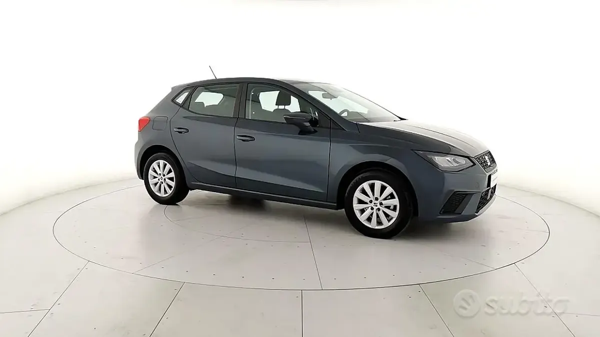Usata Seat Ibiza Business 95 CV (69 kW) 2024 Grigio Utilitaria
