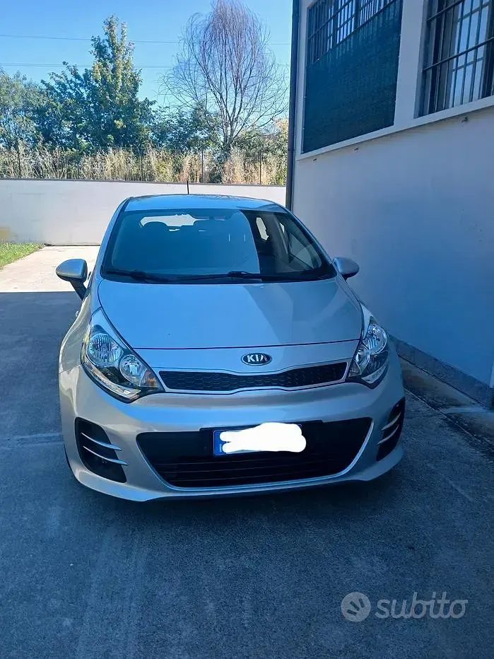 Usata Kia Rio 75 CV (55 kW) 2016 Grigio Utilitaria