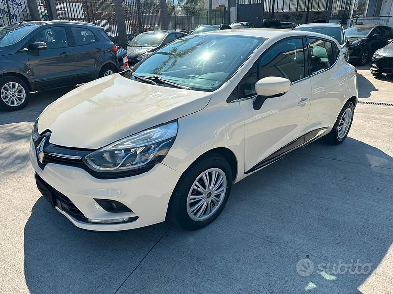 Usata Renault Clio IV Zen 75 CV (55 kW) 2017 Beige Berlina