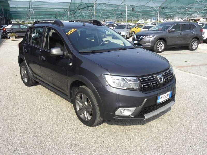 Usata Dacia Sandero Stepway 90 CV (66 kW) 2018 Grigio Utilitaria