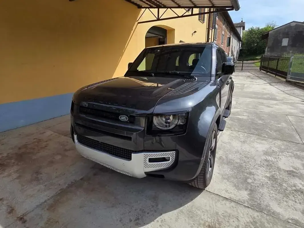 Usata Land Rover Defender SE 200 CV (147 kW) 2023 Grigio SUV