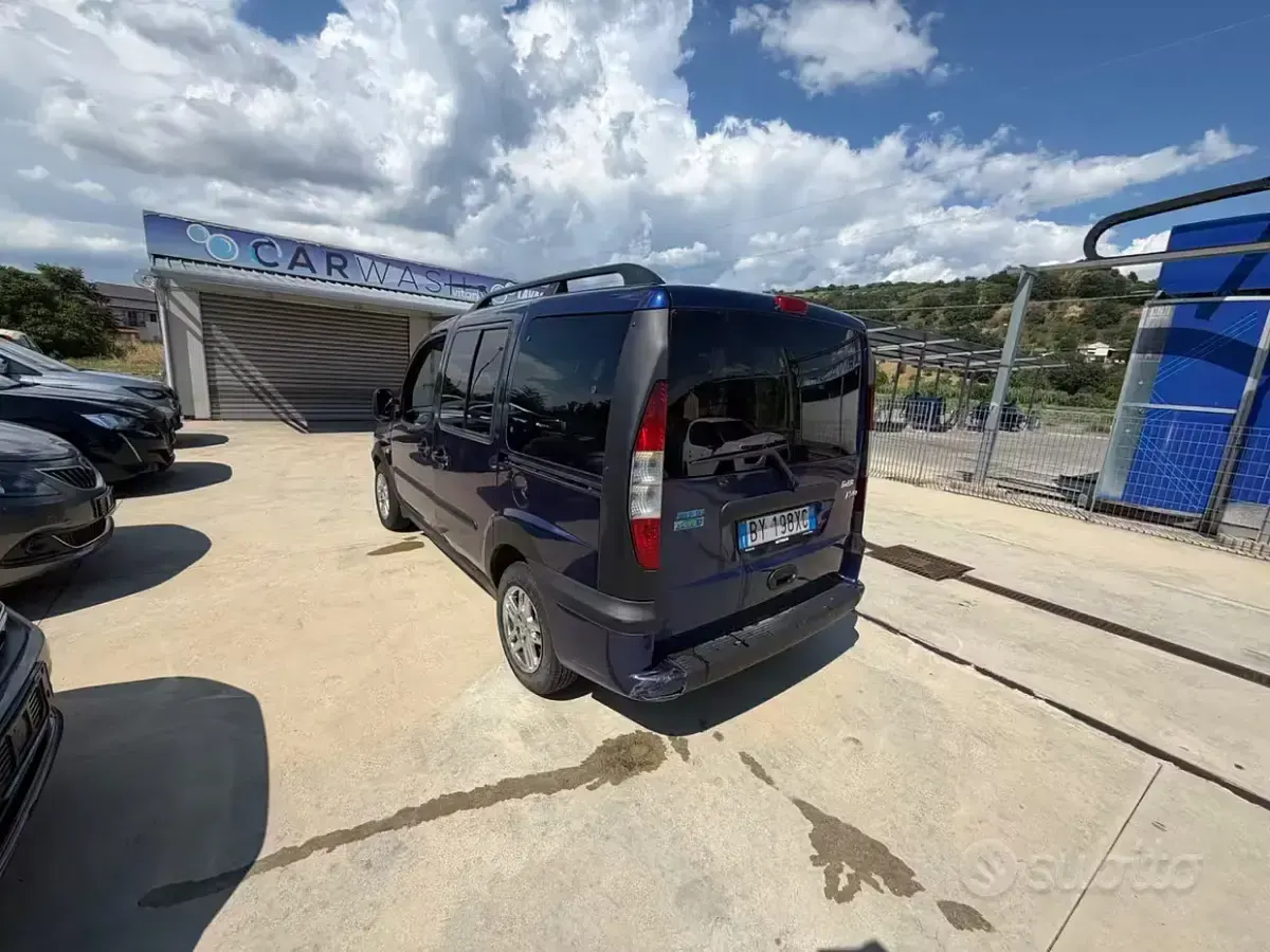 Usata Fiat Doblò 101 CV (74 kW) 2002 Blu Monovolume