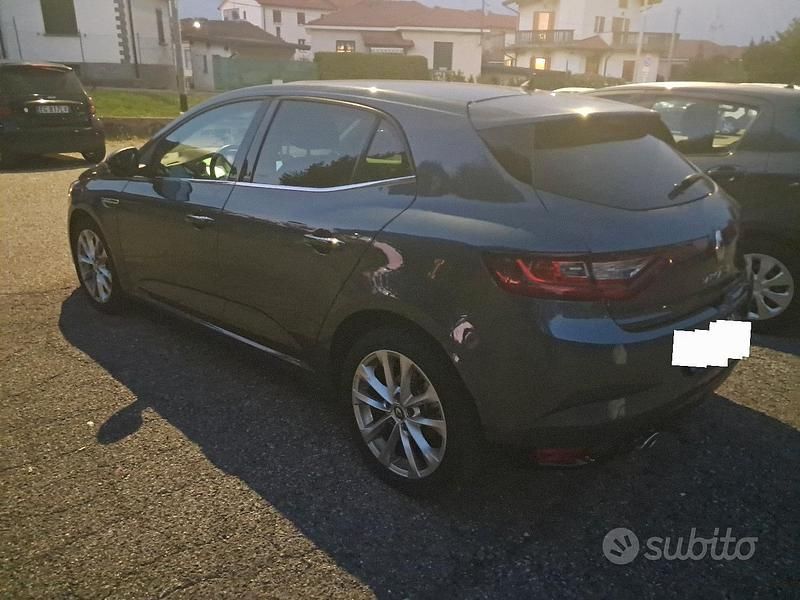 Usata Renault Mégane IV 110 CV (80 kW) 2017 Grigio Berlina