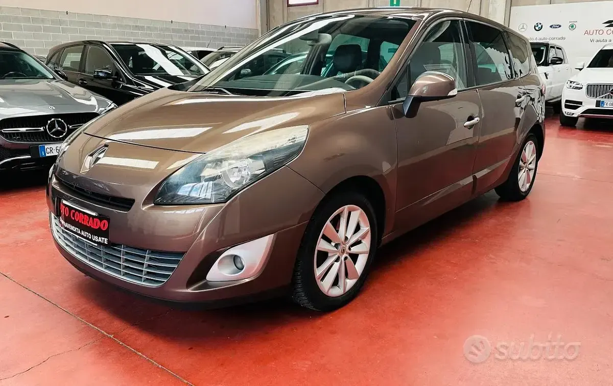Usata Renault Grand Scénic II Luxe 130 CV (95 kW) 2009 Marrone Monovolume