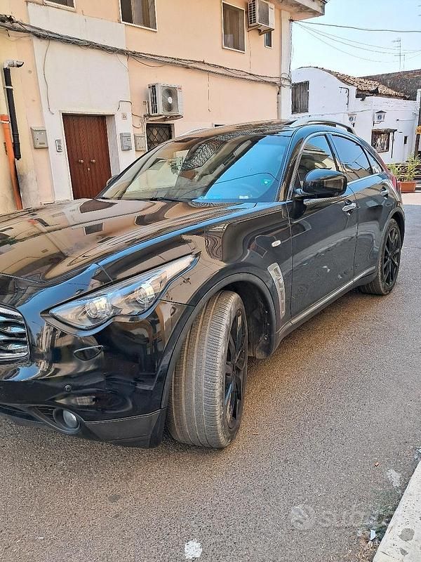 Usata Infiniti Fx30 Premium 238 CV (175 kW) 2011 Nero SUV
