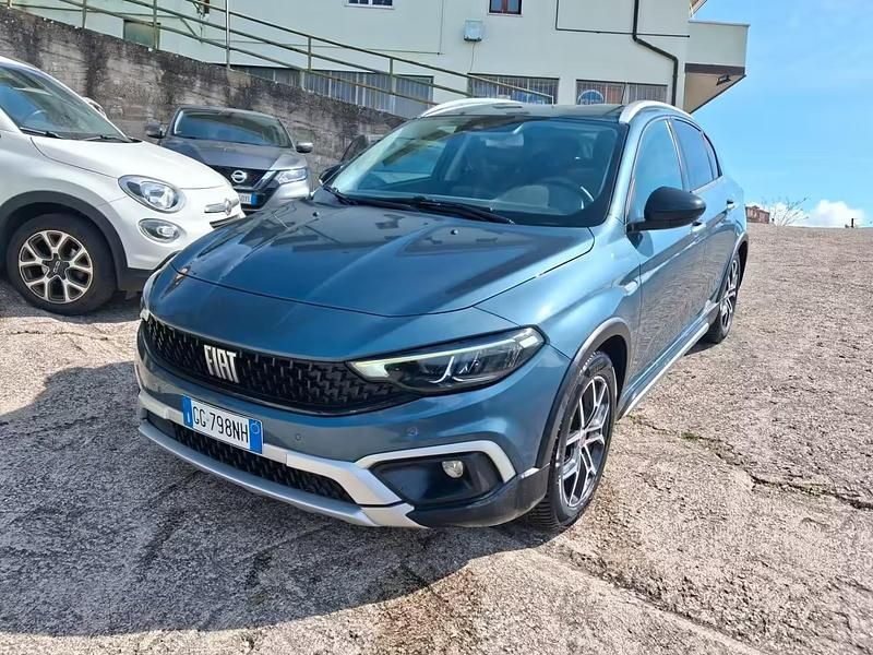 Usata Fiat Tipo Cross 95 CV (69 kW) 2021 Blu Berlina