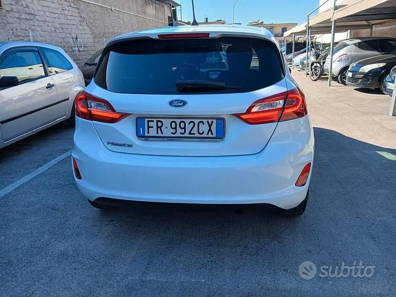 Usata Ford Fiesta Titanium 82 CV (60 kW) 2018 Bianco Utilitaria