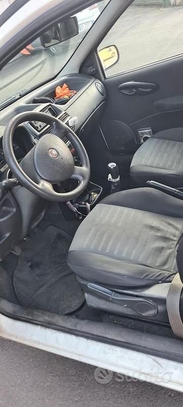 Usata Fiat Punto 2005 Bianco Utilitaria