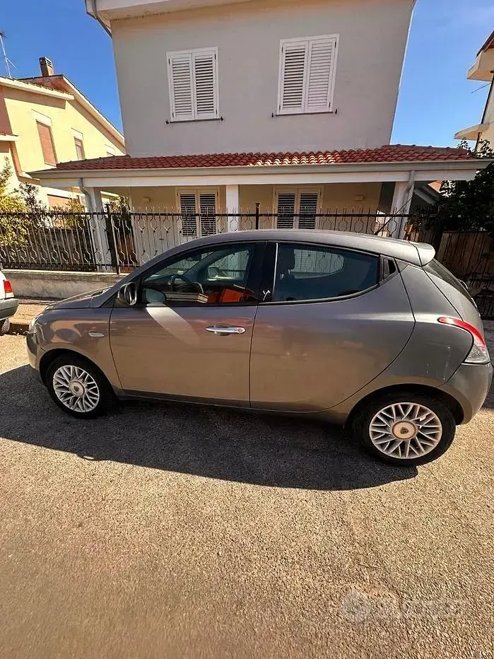 Usata Lancia Ypsilon 69 CV (50 kW) 2010 Utilitaria