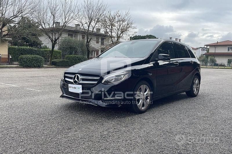 Usata Mercedes B180 Premium 109 CV (80 kW) 2016 Nero Monovolume