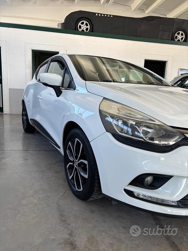 Usata Renault Clio IV Life 75 CV (55 kW) 2017 Bianco Berlina