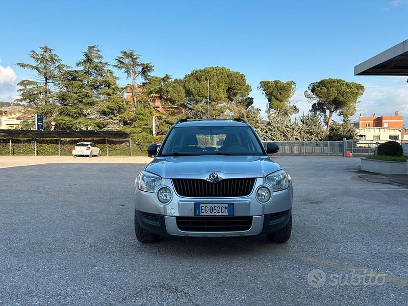 Usata Skoda Yeti Active 105 CV (77 kW) 2010 Grigio SUV
