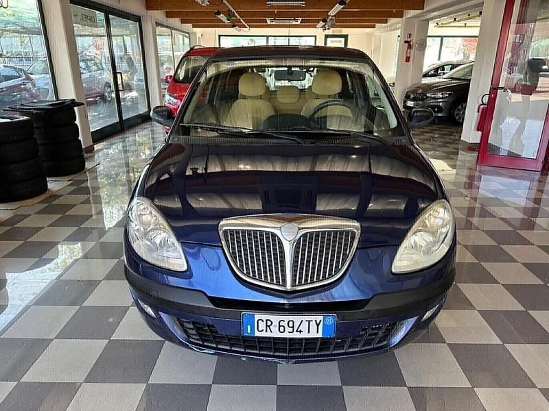 Usata Lancia Ypsilon 69 CV (50 kW) 2005 Blu Utilitaria