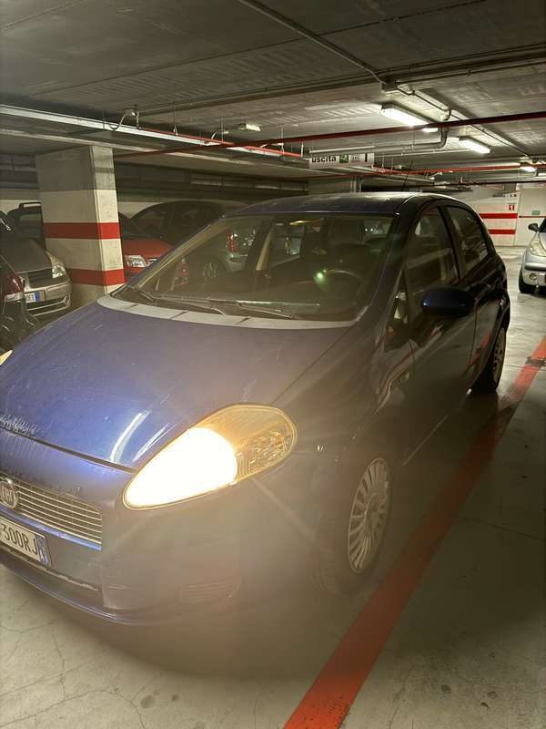 Usato 2007 Fiat Grande Punto 1.2 Benzin 65 CV (2.750 €)