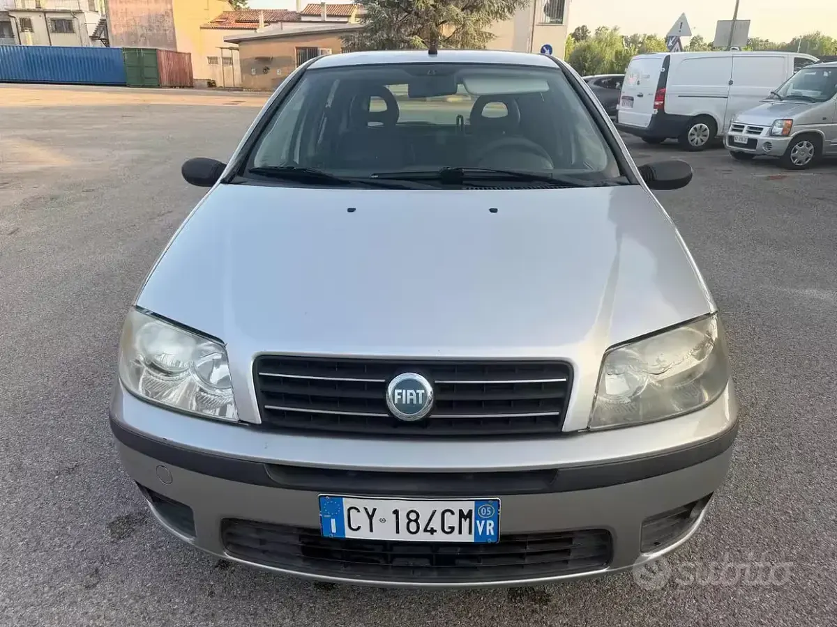 Usata Fiat Punto Active 60 CV (44 kW) 2005 Grigio Utilitaria