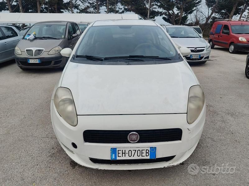 Usata Fiat Punto 75 CV (55 kW) 2011 Bianco Utilitaria