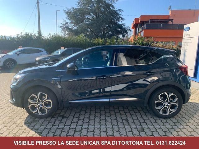 Begagnad Renault Captur Intens 145 HK (106 kW) 2022 Grå SUV