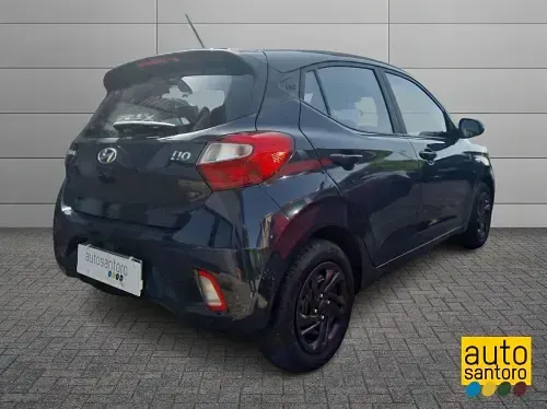 Usata Hyundai i10 Advanced Plus 100 CV (73 kW) 2023 Grigio Utilitaria