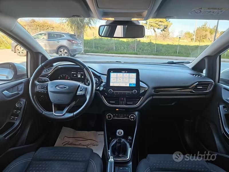 Usata Ford Fiesta Titanium 86 CV (63 kW) 2019 Grigio Utilitaria