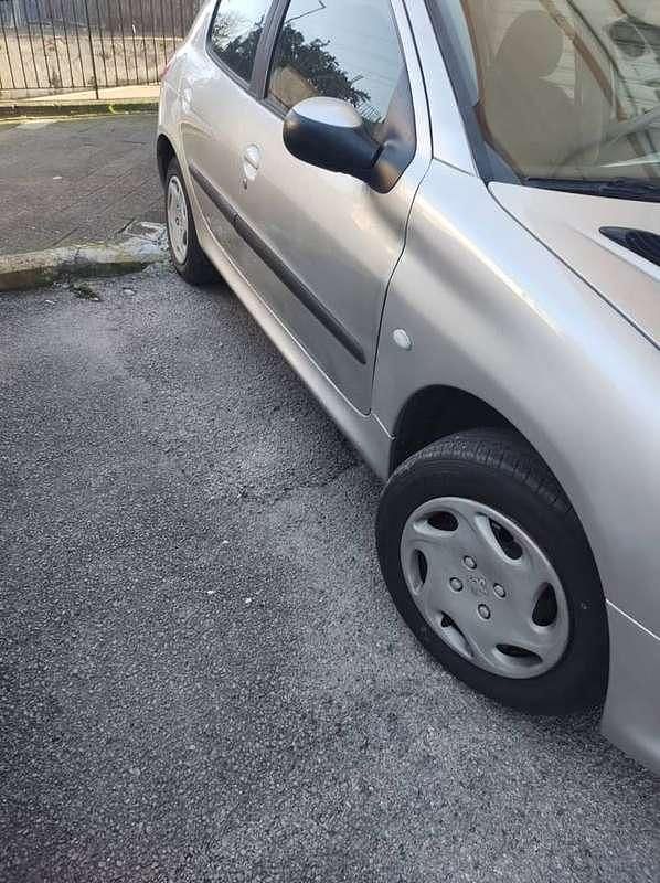 Usata Peugeot 206 60 CV (44 kW) 2000 Grigio Utilitaria
