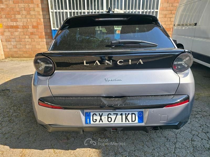 Usata Lancia Ypsilon 101 CV (74 kW) 2025 Utilitaria