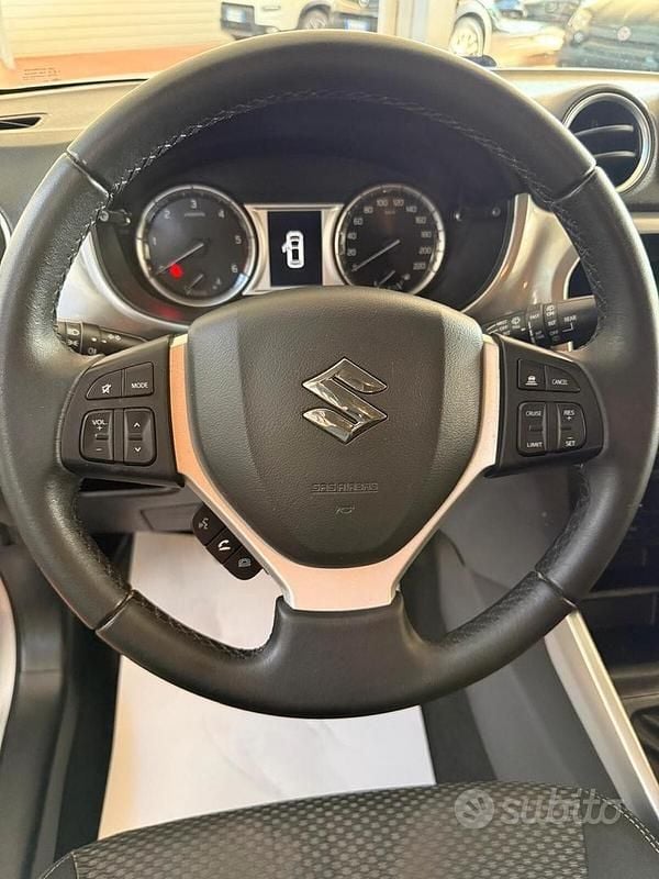 Usata Suzuki Vitara 120 CV (88 kW) 2015 Grigio Station wagon