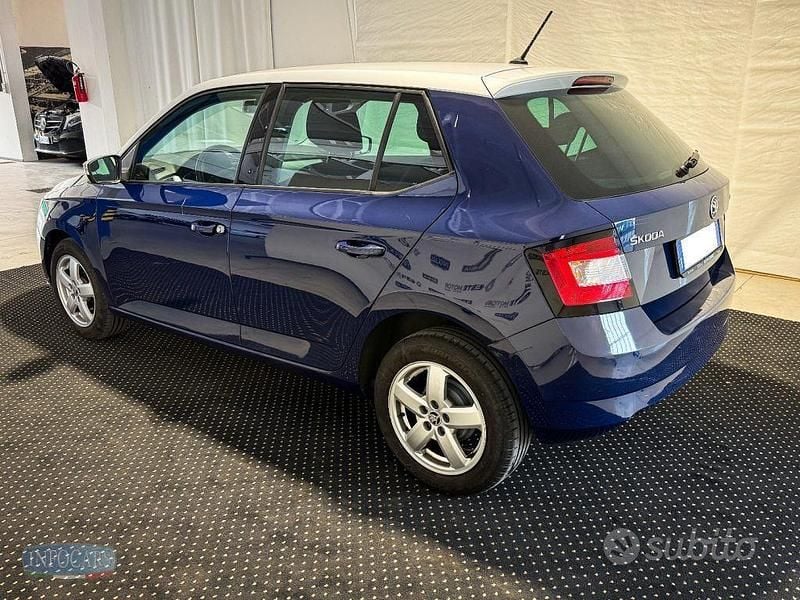 Usata Skoda Fabia Ambition 60 CV (44 kW) 2017 Blu/grigio metallizzato Berlina