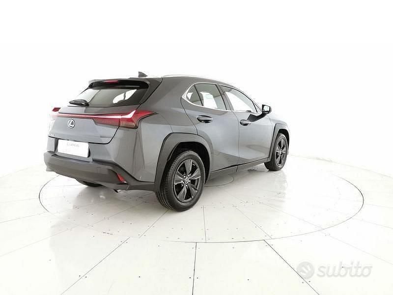 Usata Lexus UX 250h 184 CV (135 kW) 2023 Grigio SUV