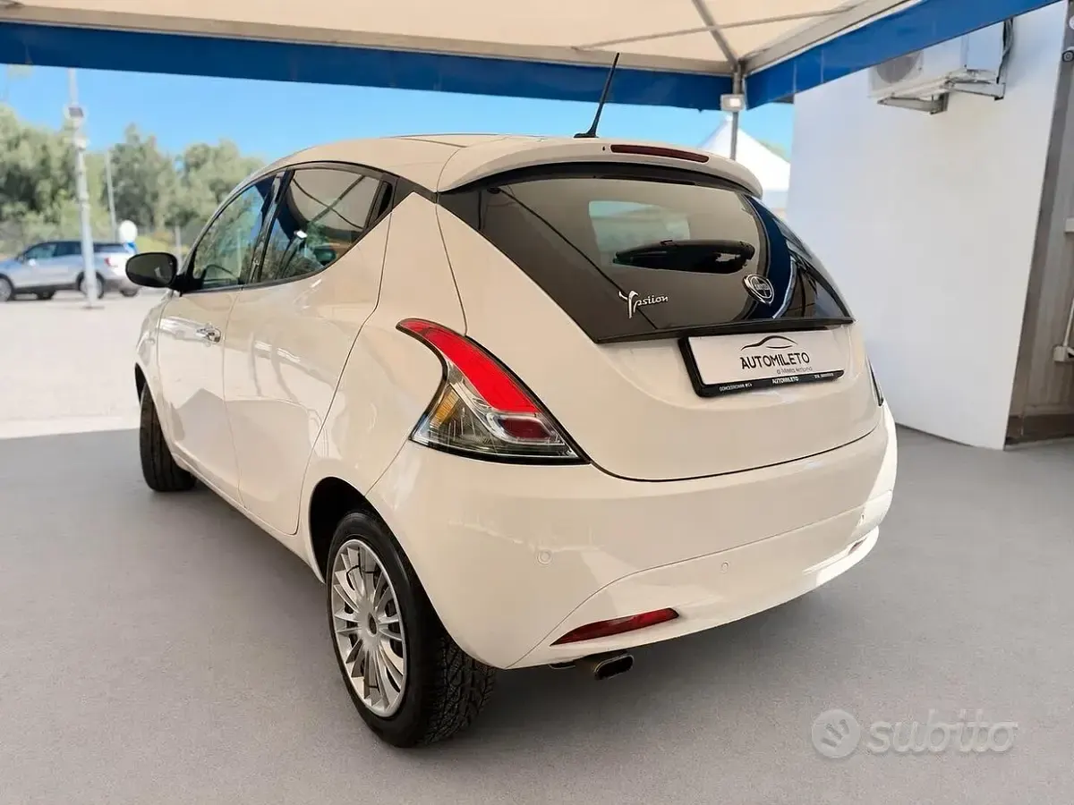 Usata Lancia Ypsilon S 95 CV (69 kW) 2016 Bianco Utilitaria