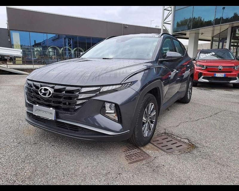 Grigio Usata 2023 Hyundai Tucson SUV | 22.500 € (Buon prezzo) - Immagine 1/4