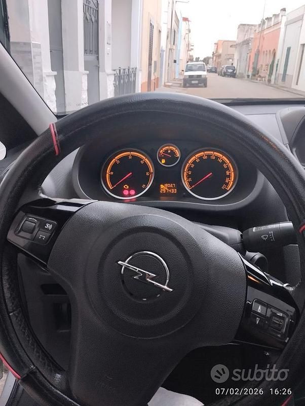 Usata Opel Corsa 75 CV (55 kW) 2010 Grigio Utilitaria