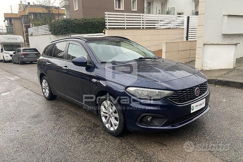 Usata Fiat Tipo Business 120 CV (88 kW) 2017 Blu Station wagon